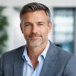 Zdjęcie Michała Kowalczyka z Torunia, gracza korzystającego z kasyna online w celach rozrywkowych